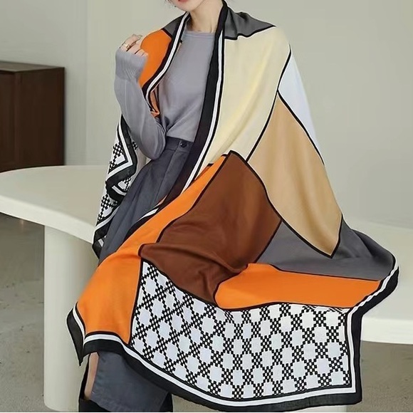 Scarf - Picture 1 of 5